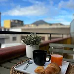 Vesuvio House شقة