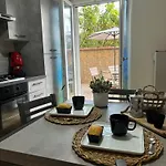 Vesuvio House شقة *