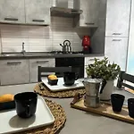 Vesuvio House شقة