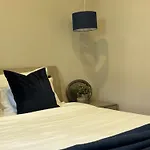 Vesuvio House شقة
