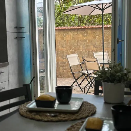 Vesuvio House *