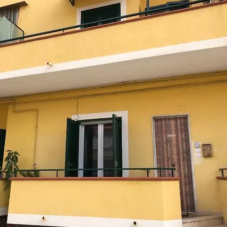 Vesuvio House شقة